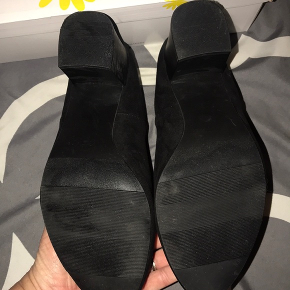 Like New Women’s Booties - Picture 4 of 4